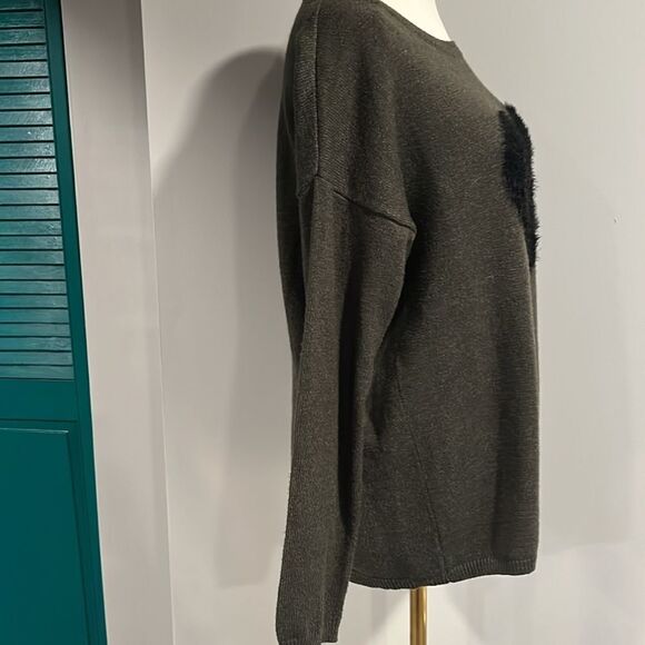 Molly Bracken NWOT Cozy Black Heart Sweater S/M - Picture 2 of 6